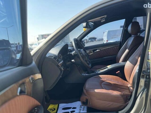 Мерседес Е-Клас, об'ємом двигуна 2.2 л та пробігом 348 тис. км за 10000 $, фото 9 на Automoto.ua