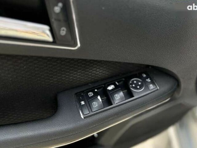 Мерседес Е-Клас, об'ємом двигуна 2.1 л та пробігом 231 тис. км за 11000 $, фото 8 на Automoto.ua