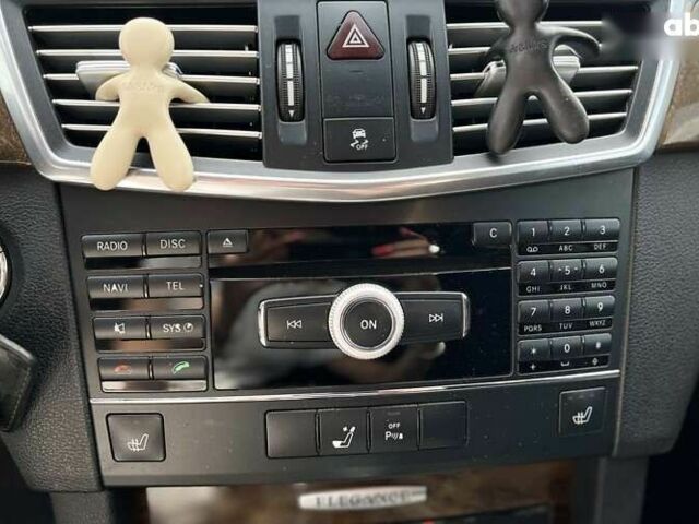 Мерседес Е-Клас, об'ємом двигуна 2.1 л та пробігом 231 тис. км за 11000 $, фото 19 на Automoto.ua