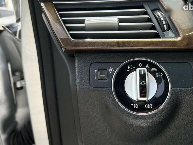 Мерседес Е-Клас, об'ємом двигуна 2.1 л та пробігом 231 тис. км за 11000 $, фото 9 на Automoto.ua