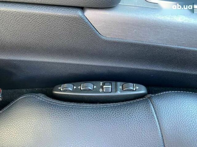 Мерседес Е-Клас, об'ємом двигуна 3 л та пробігом 232 тис. км за 10900 $, фото 26 на Automoto.ua