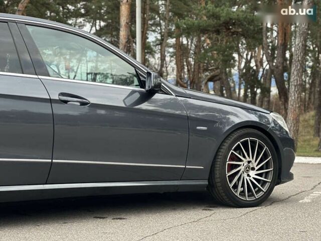 Мерседес Е-Класс, объемом двигателя 2.1 л и пробегом 293 тыс. км за 11500 $, фото 10 на Automoto.ua