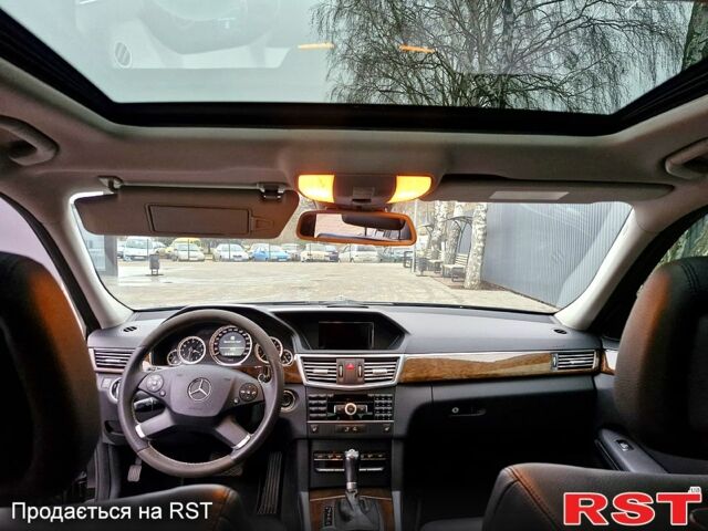 Мерседес Е-Класс, объемом двигателя 18 л и пробегом 280 тыс. км за 10900 $, фото 5 на Automoto.ua