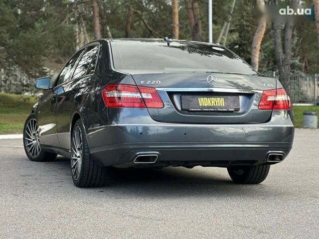 Мерседес Е-Класс, объемом двигателя 2.1 л и пробегом 293 тыс. км за 11500 $, фото 17 на Automoto.ua