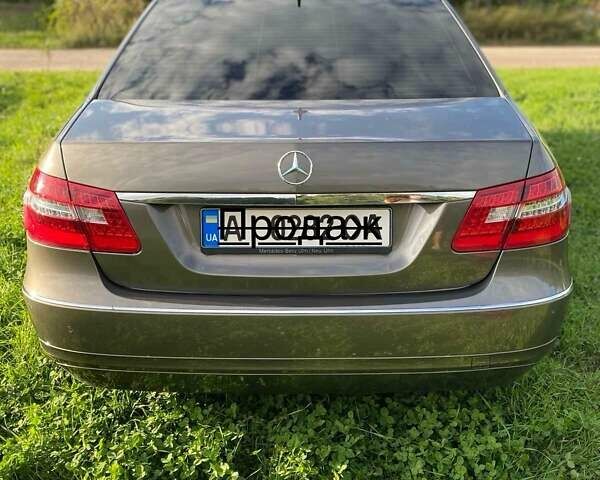 Мерседес Е-Класс, объемом двигателя 2.2 л и пробегом 240 тыс. км за 14500 $, фото 1 на Automoto.ua