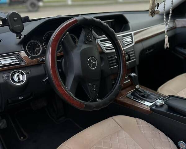 Мерседес Е-Класс, объемом двигателя 2.2 л и пробегом 250 тыс. км за 12400 $, фото 10 на Automoto.ua