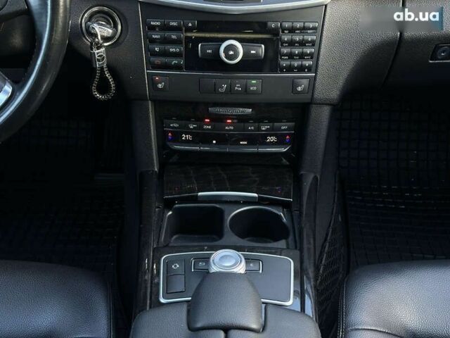 Мерседес Е-Класс, объемом двигателя 2.1 л и пробегом 293 тыс. км за 11500 $, фото 26 на Automoto.ua