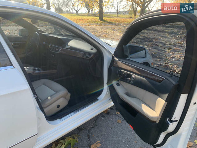 Мерседес Е-Класс, объемом двигателя 3.5 л и пробегом 270 тыс. км за 12900 $, фото 12 на Automoto.ua