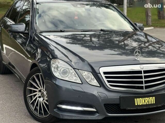 Мерседес Е-Класс, объемом двигателя 2.1 л и пробегом 293 тыс. км за 11500 $, фото 3 на Automoto.ua