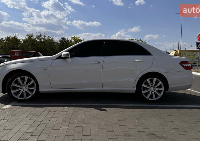 Мерседес Е-Класс, объемом двигателя 2.1 л и пробегом 212 тыс. км за 13899 $, фото 5 на Automoto.ua