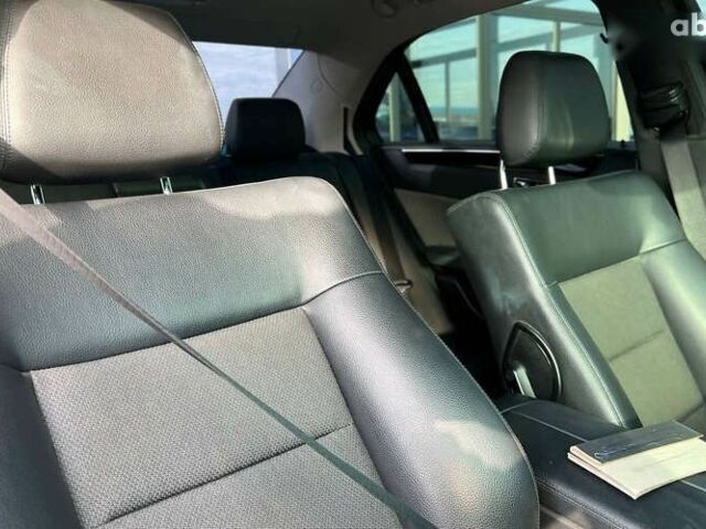 Мерседес Е-Класс, объемом двигателя 2.1 л и пробегом 261 тыс. км за 13200 $, фото 18 на Automoto.ua