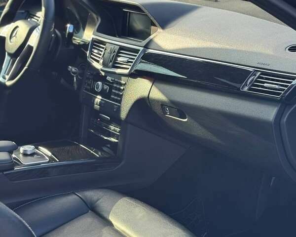 Мерседес Е-Класс, объемом двигателя 2.1 л и пробегом 283 тыс. км за 14950 $, фото 13 на Automoto.ua