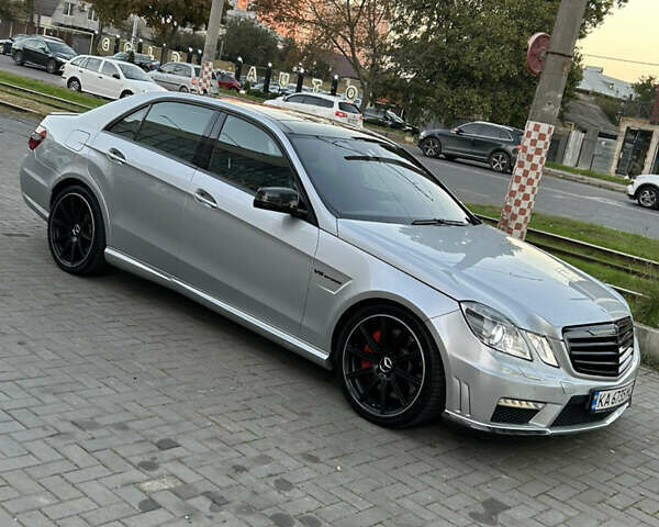 Мерседес Е-Класс, объемом двигателя 5.5 л и пробегом 135 тыс. км за 33000 $, фото 5 на Automoto.ua