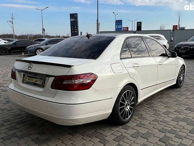 Мерседес Е-Класс, объемом двигателя 2.1 л и пробегом 261 тыс. км за 13200 $, фото 6 на Automoto.ua