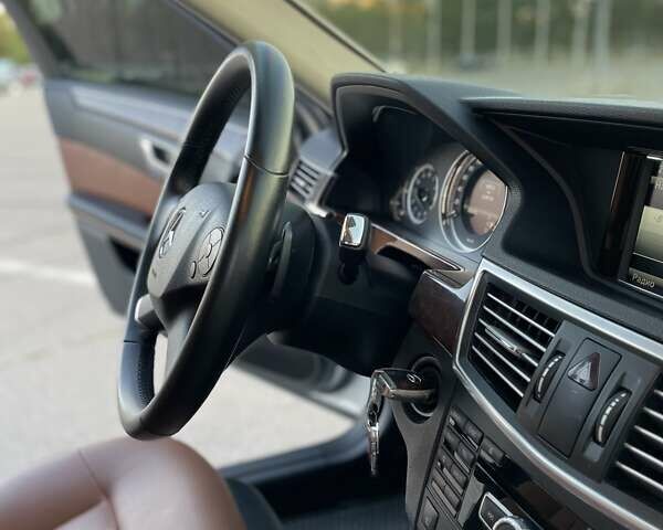 Мерседес Е-Класс, объемом двигателя 2.14 л и пробегом 319 тыс. км за 13500 $, фото 20 на Automoto.ua