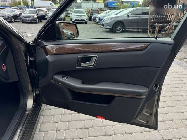 Мерседес Е-Класс, объемом двигателя 2.2 л и пробегом 399 тыс. км за 12900 $, фото 26 на Automoto.ua