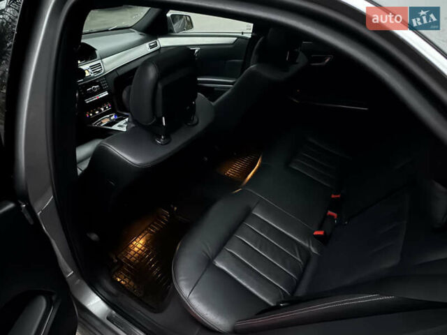 Мерседес Е-Класс, объемом двигателя 2.14 л и пробегом 350 тыс. км за 17900 $, фото 4 на Automoto.ua