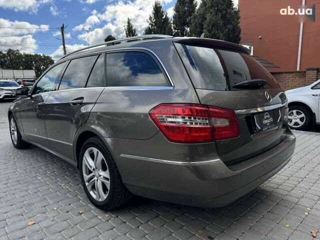 Мерседес Е-Класс, объемом двигателя 2.2 л и пробегом 399 тыс. км за 12900 $, фото 12 на Automoto.ua