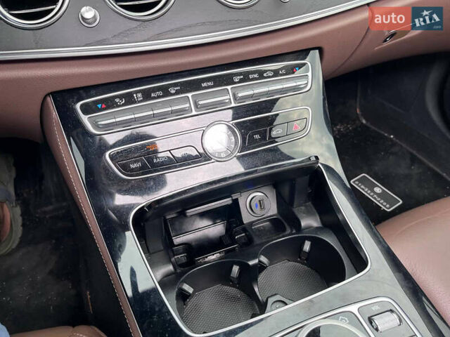 Мерседес Е-Клас, об'ємом двигуна 1.95 л та пробігом 150 тис. км за 20000 $, фото 29 на Automoto.ua