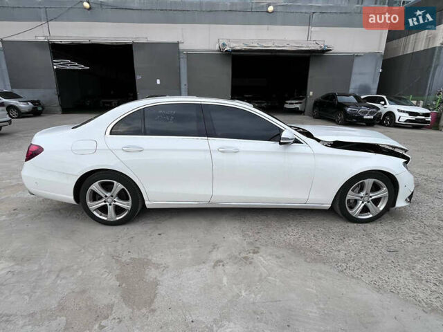 Мерседес Е-Клас, об'ємом двигуна 1.95 л та пробігом 150 тис. км за 20000 $, фото 10 на Automoto.ua