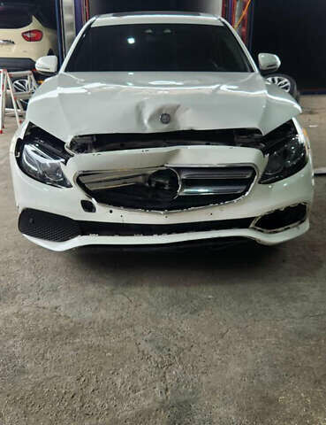 Мерседес Е-Клас, об'ємом двигуна 1.95 л та пробігом 150 тис. км за 20000 $, фото 34 на Automoto.ua