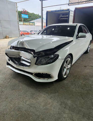 Мерседес Е-Клас, об'ємом двигуна 1.95 л та пробігом 150 тис. км за 20000 $, фото 41 на Automoto.ua