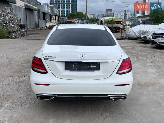 Мерседес Е-Клас, об'ємом двигуна 1.95 л та пробігом 150 тис. км за 20000 $, фото 9 на Automoto.ua