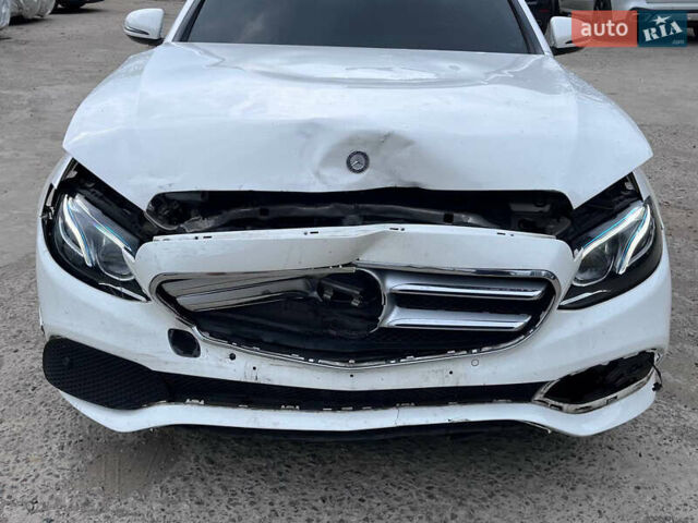 Мерседес Е-Клас, об'ємом двигуна 1.95 л та пробігом 150 тис. км за 20000 $, фото 3 на Automoto.ua