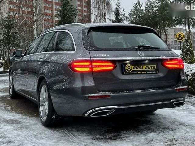 Мерседес Е-Класс, объемом двигателя 2 л и пробегом 142 тыс. км за 26900 $, фото 4 на Automoto.ua