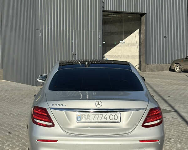 Мерседес Е-Клас, об'ємом двигуна 2.99 л та пробігом 99 тис. км за 40900 $, фото 13 на Automoto.ua