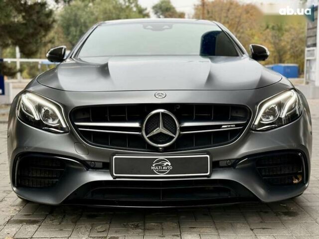 Мерседес Е-Класс, объемом двигателя 4 л и пробегом 17 тыс. км за 97000 $, фото 8 на Automoto.ua