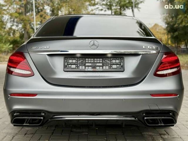 Мерседес Е-Класс, объемом двигателя 4 л и пробегом 17 тыс. км за 97000 $, фото 16 на Automoto.ua