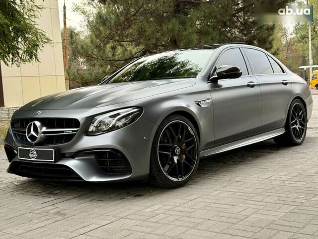 Мерседес Е-Класс, объемом двигателя 4 л и пробегом 17 тыс. км за 97000 $, фото 1 на Automoto.ua
