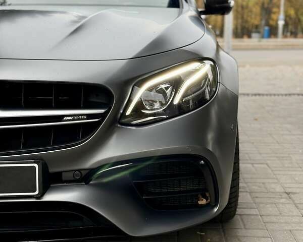 Мерседес Е-Класс, объемом двигателя 4 л и пробегом 17 тыс. км за 97000 $, фото 6 на Automoto.ua