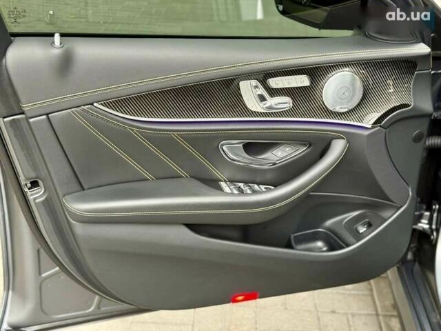 Мерседес Е-Класс, объемом двигателя 4 л и пробегом 17 тыс. км за 97000 $, фото 24 на Automoto.ua