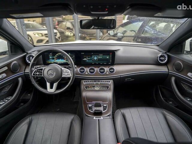 Мерседес Е-Класс, объемом двигателя 2 л и пробегом 25 тыс. км за 27800 $, фото 17 на Automoto.ua