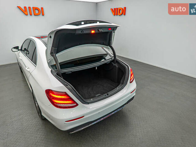 Мерседес Е-Клас, об'ємом двигуна 1.6 л та пробігом 97 тис. км за 28578 $, фото 6 на Automoto.ua