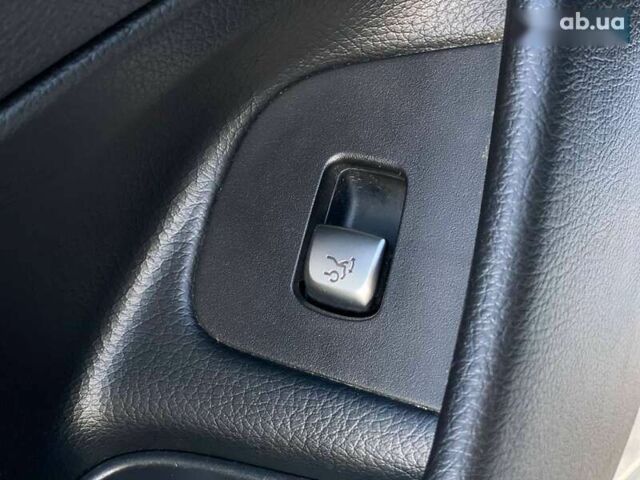 Мерседес Е-Класс, объемом двигателя 2 л и пробегом 94 тыс. км за 29790 $, фото 28 на Automoto.ua