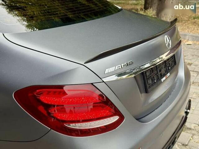 Мерседес Е-Класс, объемом двигателя 4 л и пробегом 17 тыс. км за 97000 $, фото 19 на Automoto.ua