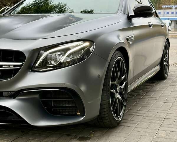 Мерседес Е-Класс, объемом двигателя 4 л и пробегом 17 тыс. км за 96500 $, фото 5 на Automoto.ua