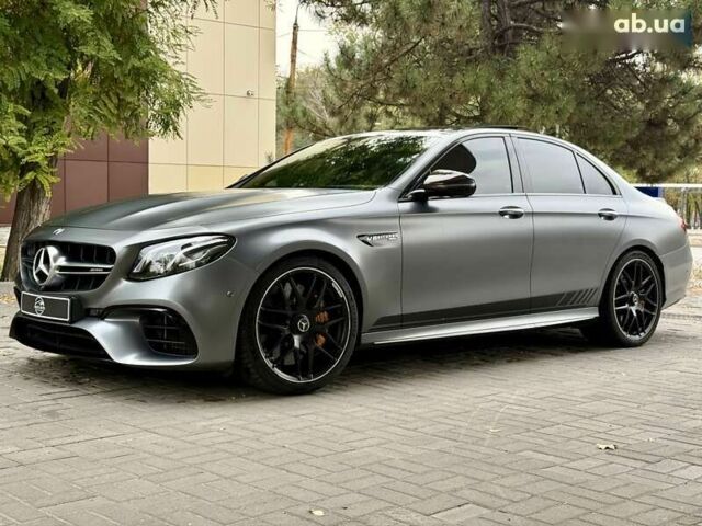 Мерседес Е-Класс, объемом двигателя 4 л и пробегом 17 тыс. км за 97000 $, фото 2 на Automoto.ua