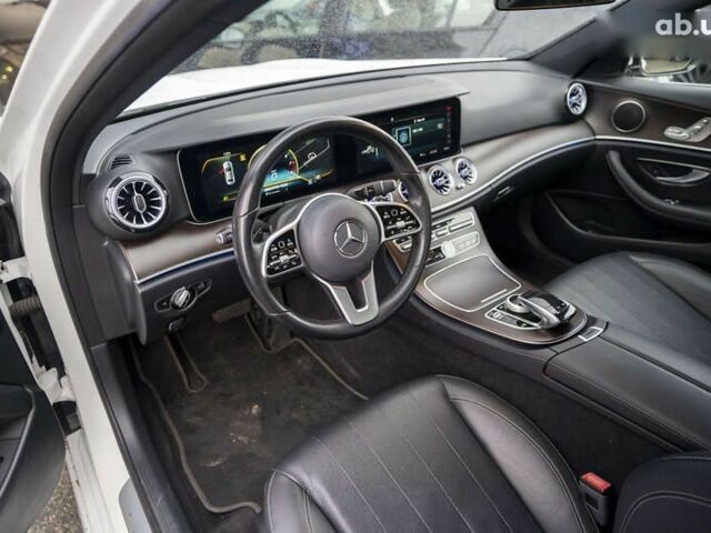 Мерседес Е-Класс, объемом двигателя 2 л и пробегом 25 тыс. км за 27800 $, фото 11 на Automoto.ua