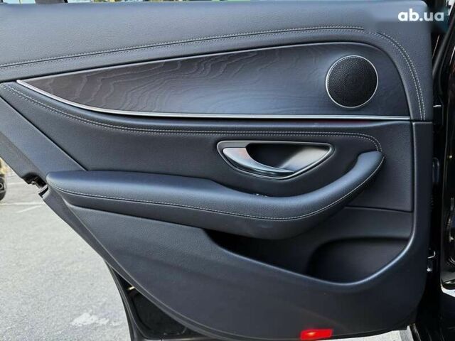 Мерседес Е-Класс, объемом двигателя 2 л и пробегом 104 тыс. км за 39999 $, фото 28 на Automoto.ua