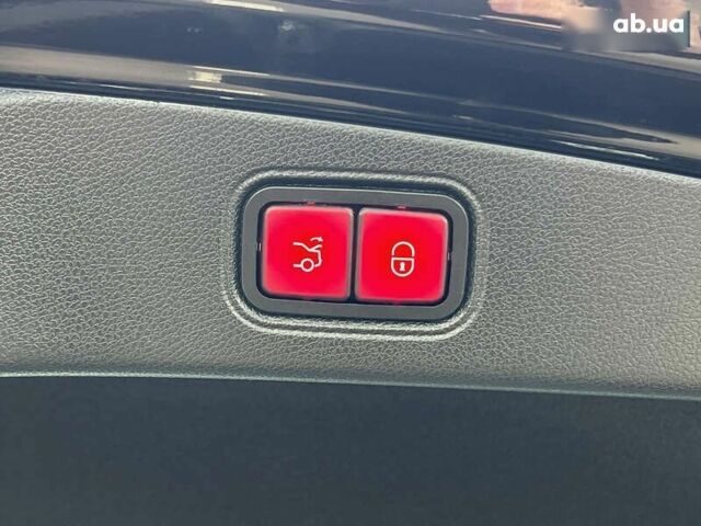 Мерседес Е-Класс, объемом двигателя 3 л и пробегом 25 тыс. км за 46500 $, фото 16 на Automoto.ua