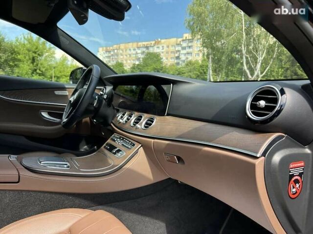 Мерседес Е-Класс, объемом двигателя 2 л и пробегом 12 тыс. км за 60800 $, фото 25 на Automoto.ua