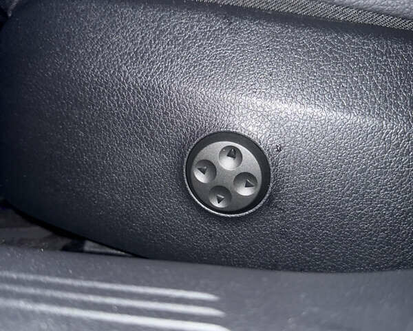 Мерседес Е-Клас, об'ємом двигуна 3 л та пробігом 4 тис. км за 78000 $, фото 13 на Automoto.ua