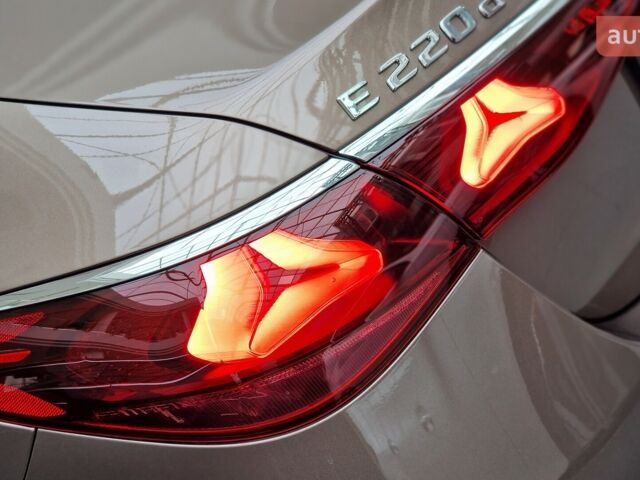 Мерседес Е-Класс, объемом двигателя 1.99 л и пробегом 0 тыс. км за 98707 $, фото 29 на Automoto.ua