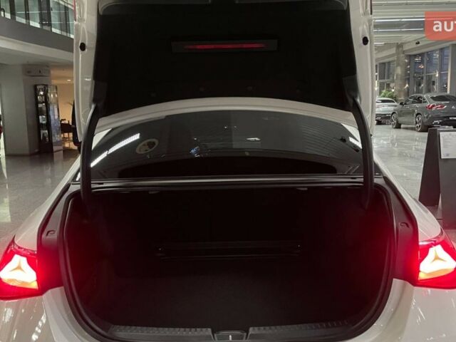 Мерседес Е-Клас, об'ємом двигуна 1.99 л та пробігом 0 тис. км за 9891297 $, фото 4 на Automoto.ua