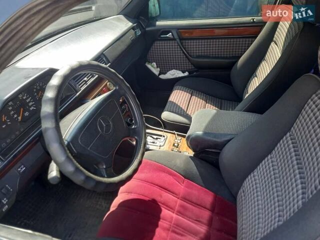 Мерседес Е-Класс, объемом двигателя 2.2 л и пробегом 307 тыс. км за 3700 $, фото 10 на Automoto.ua