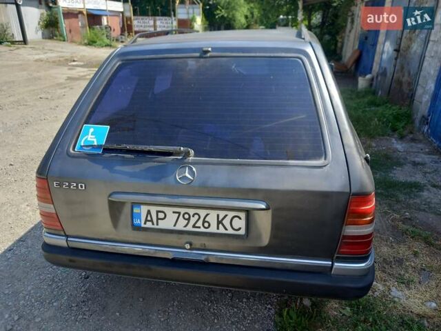 Мерседес Е-Класс, объемом двигателя 2.2 л и пробегом 307 тыс. км за 3700 $, фото 7 на Automoto.ua